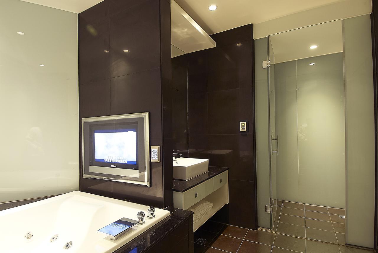 Qi Hai Motel Zhunan Bagian luar foto