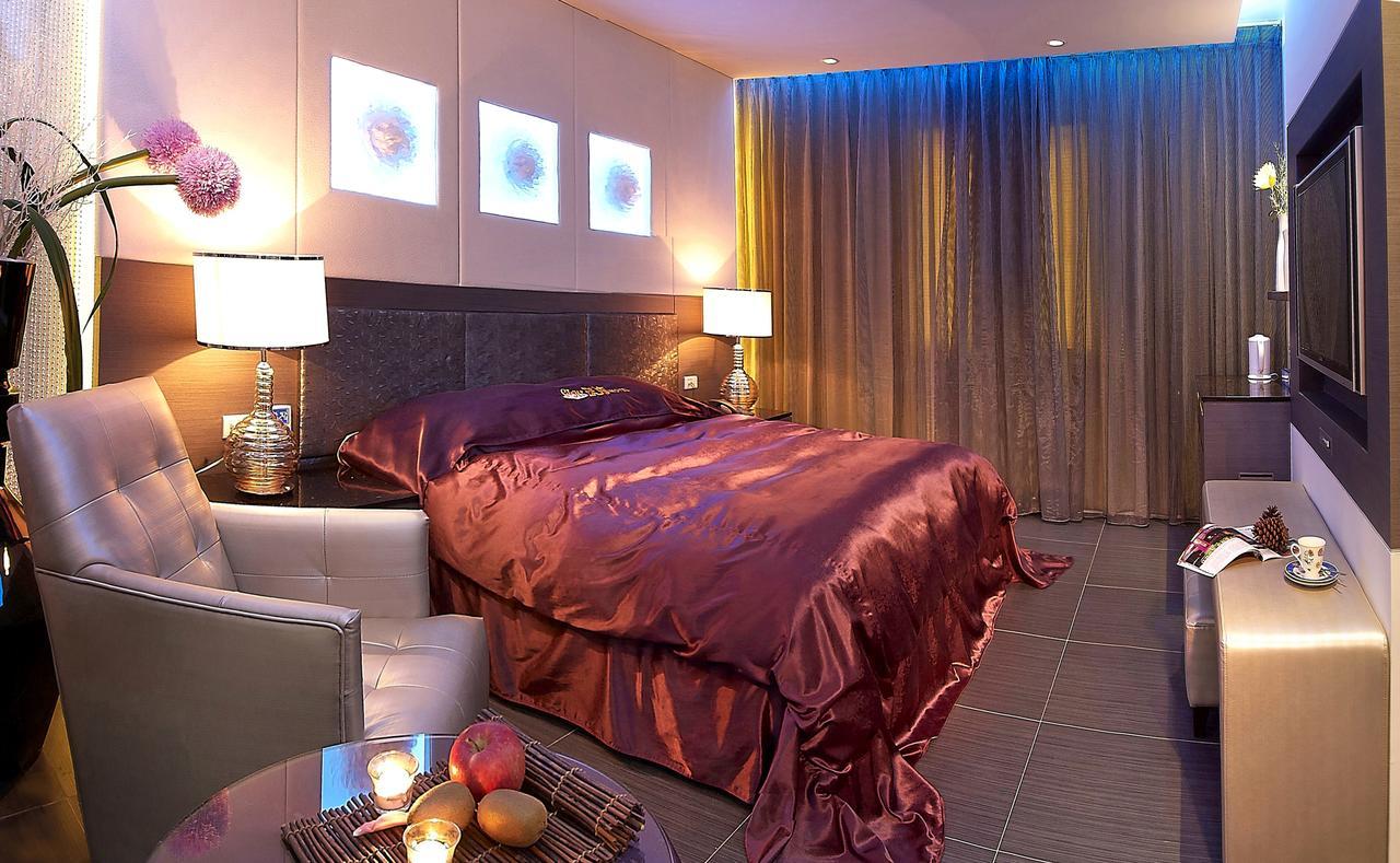 Qi Hai Motel Zhunan Bagian luar foto