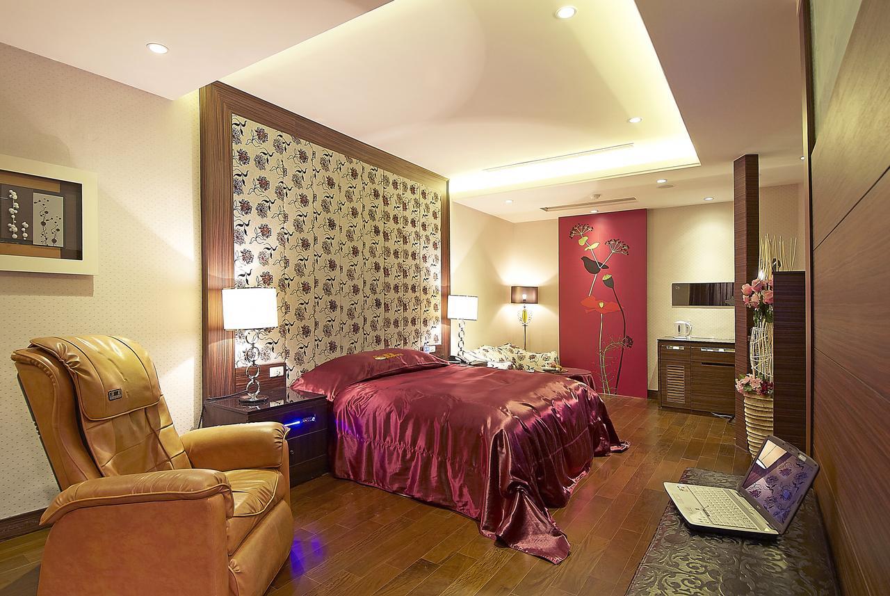 Qi Hai Motel Zhunan Bagian luar foto